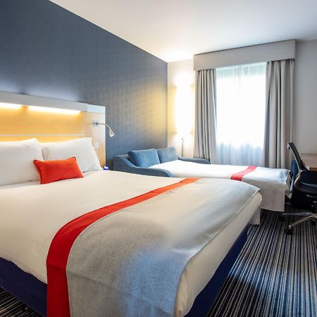Holiday Inn Express Dunfermline By Ihg Екстериор снимка