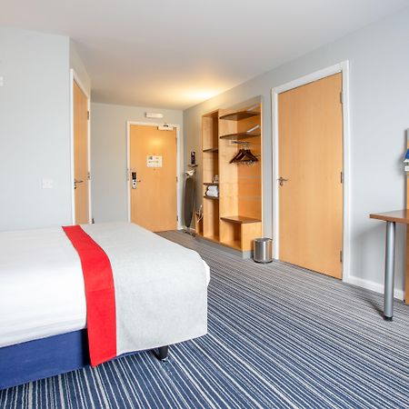 Holiday Inn Express Dunfermline By Ihg Екстериор снимка