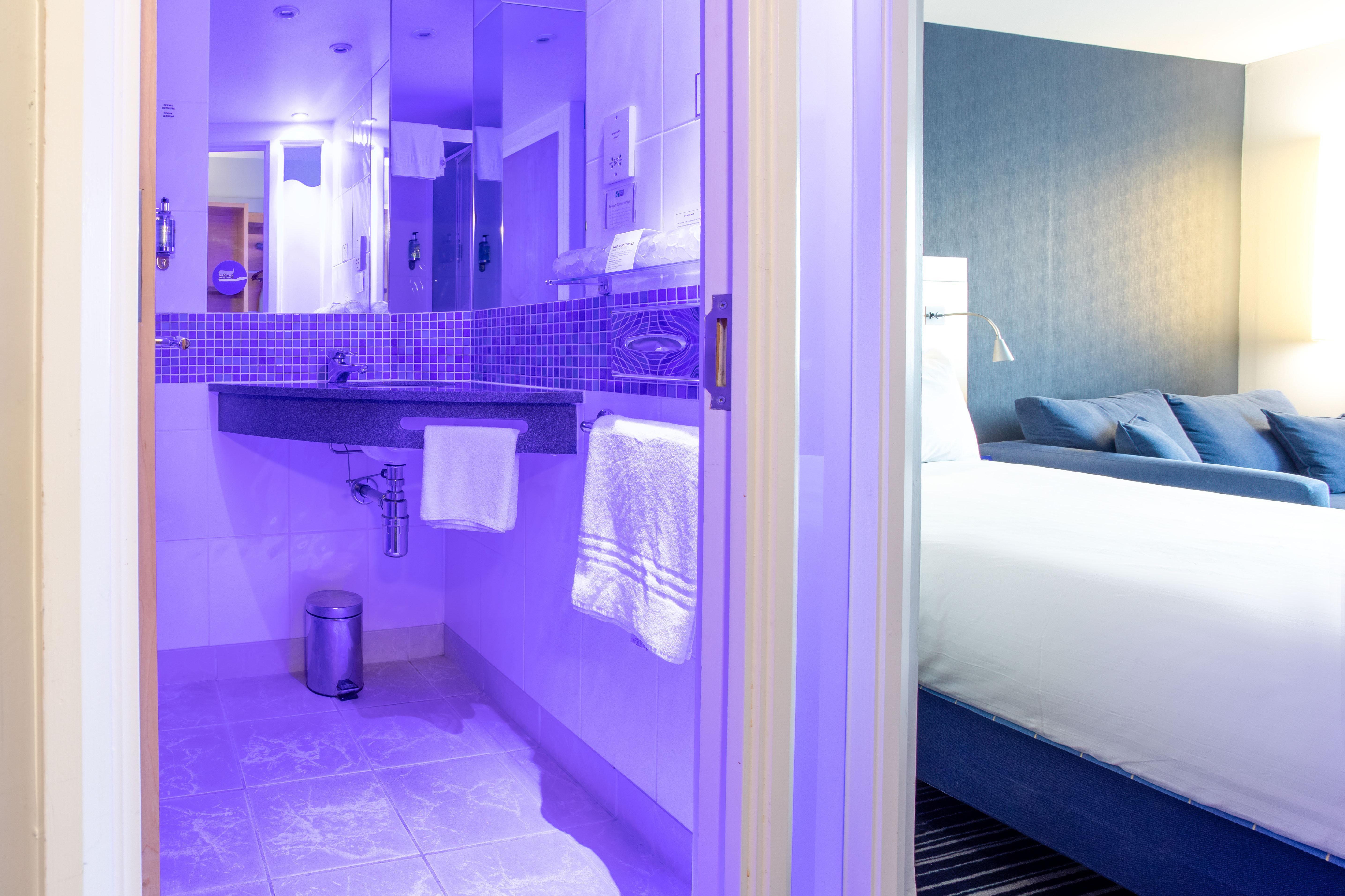 Holiday Inn Express Dunfermline By Ihg Екстериор снимка