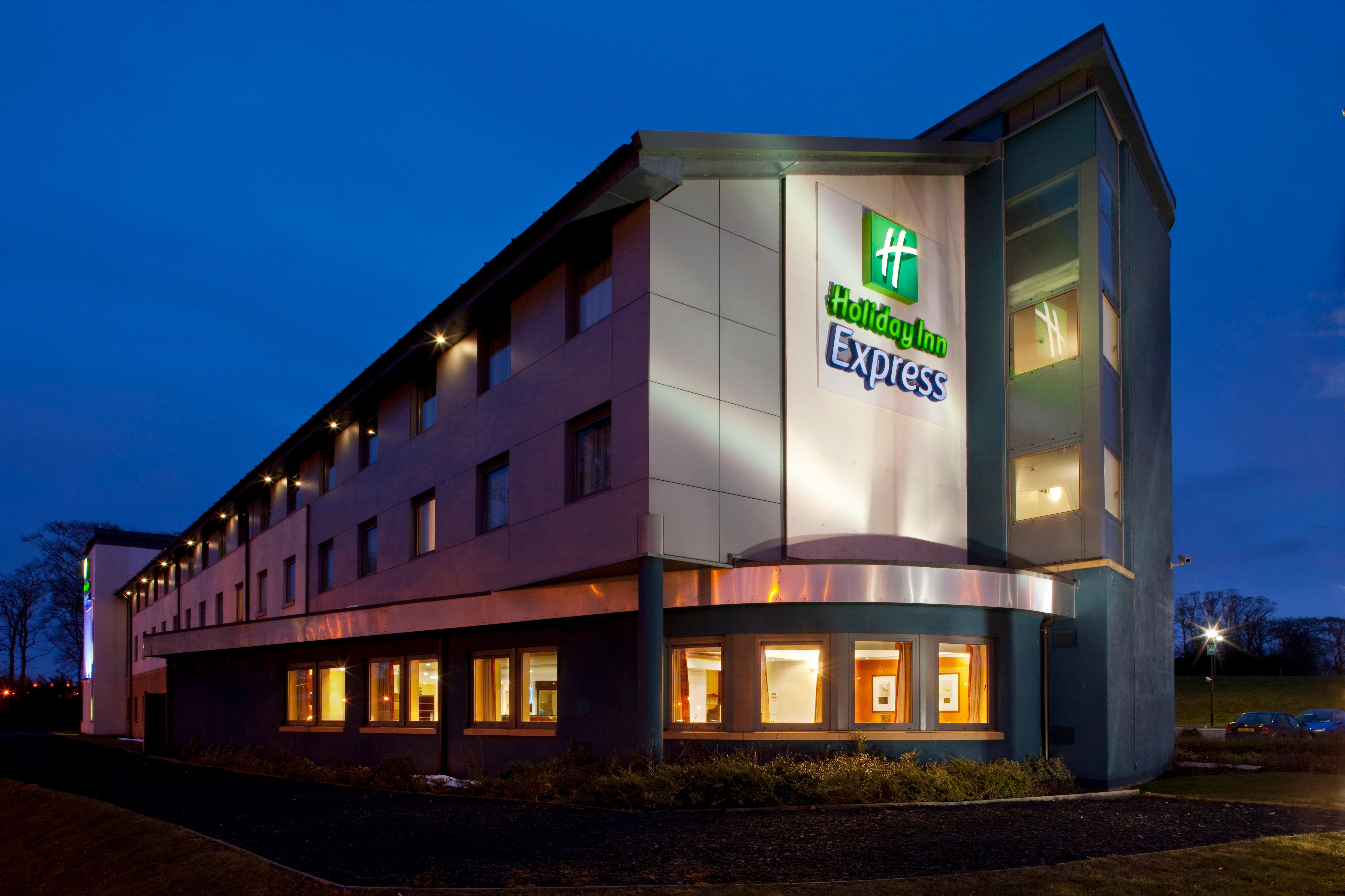 Holiday Inn Express Dunfermline By Ihg Екстериор снимка