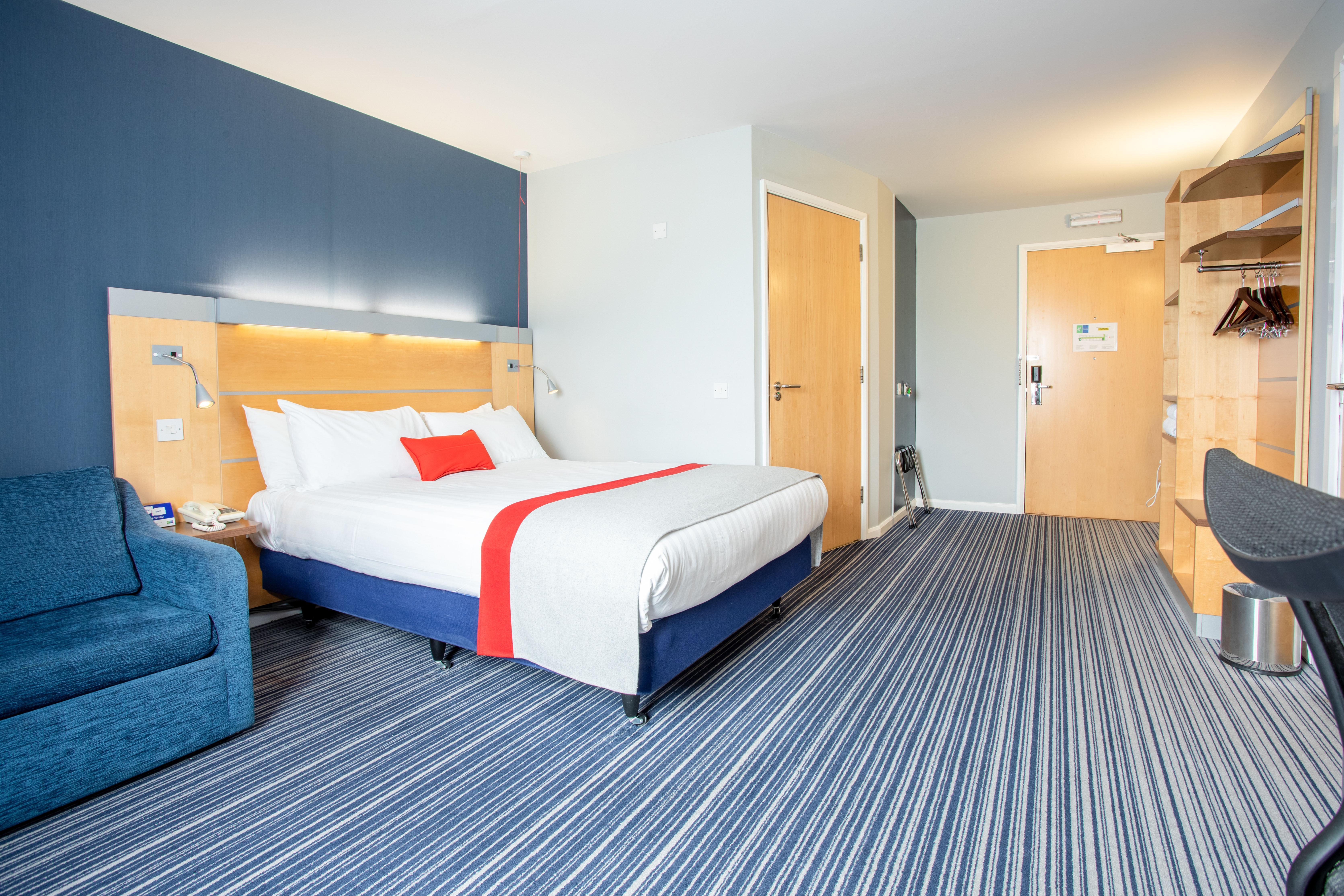 Holiday Inn Express Dunfermline By Ihg Екстериор снимка