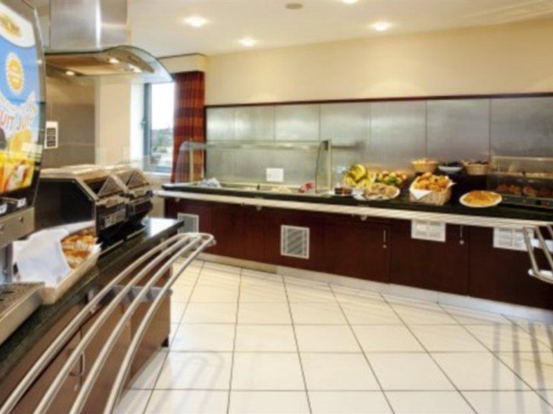 Holiday Inn Express Dunfermline By Ihg Екстериор снимка