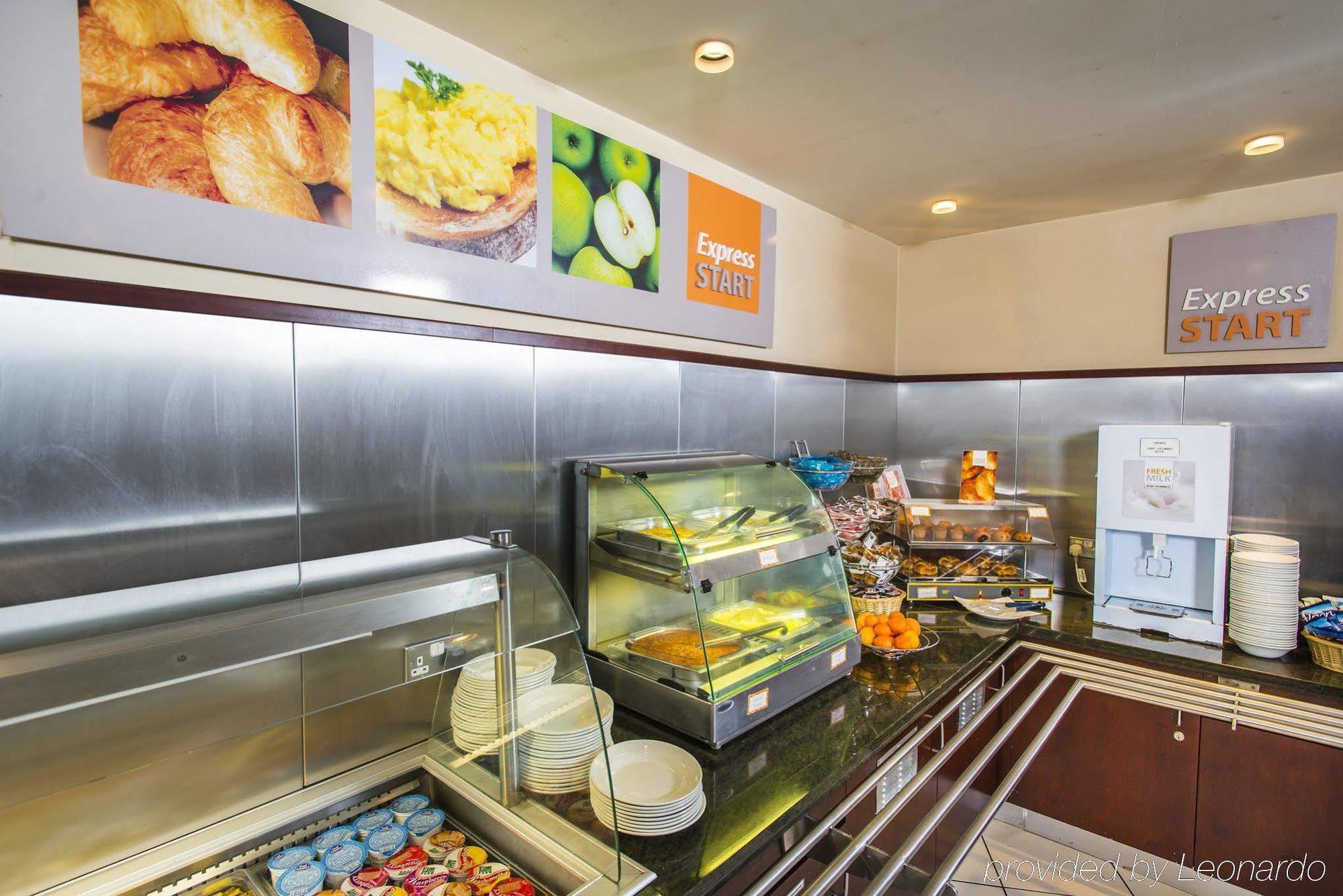 Holiday Inn Express Dunfermline By Ihg Екстериор снимка