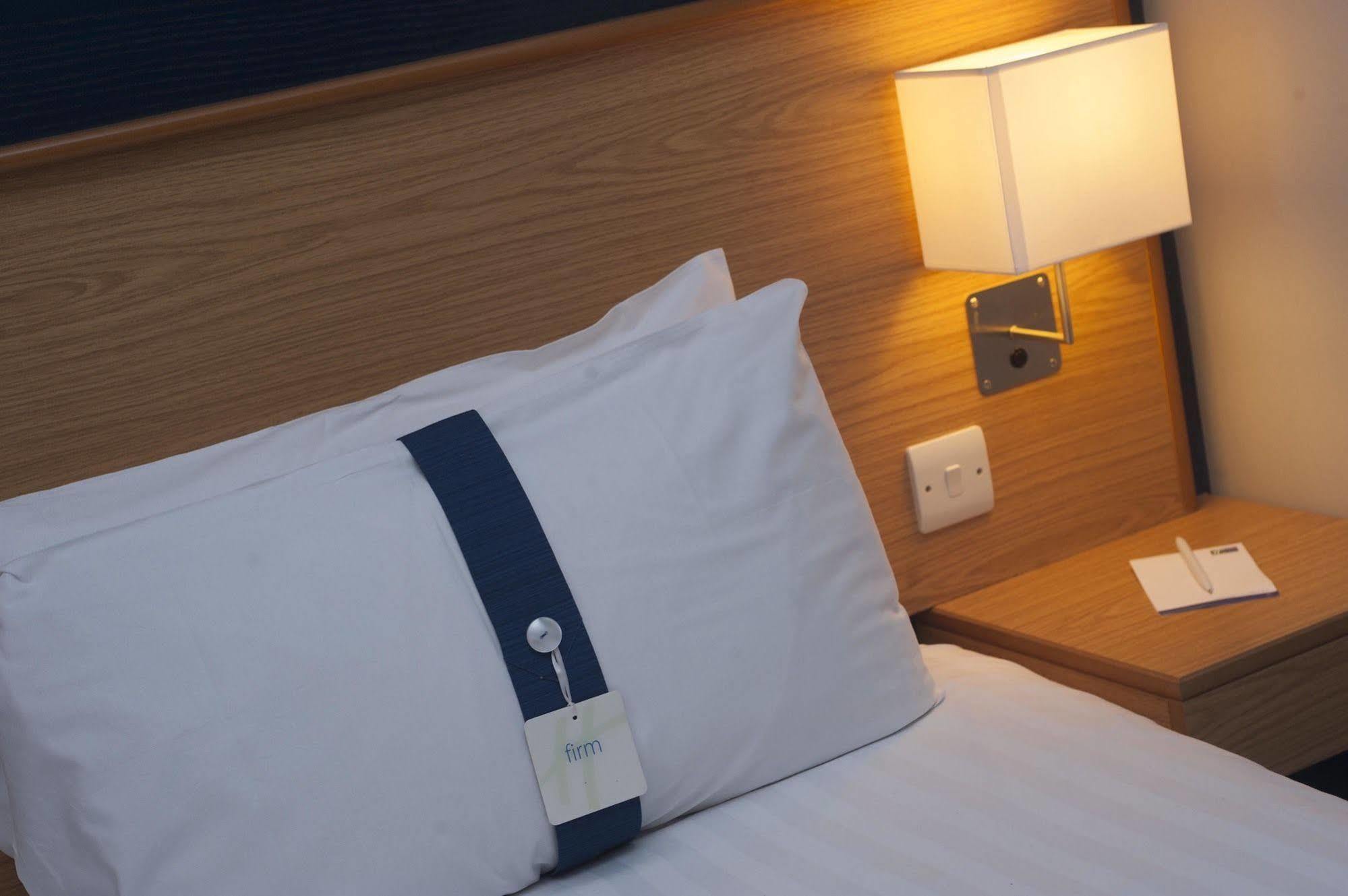 Holiday Inn Express Dunfermline By Ihg Екстериор снимка